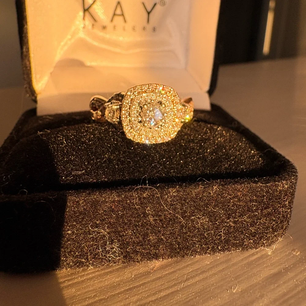 Stunning Diamond Rose Gold engagement Ring - Picture 7 of 9